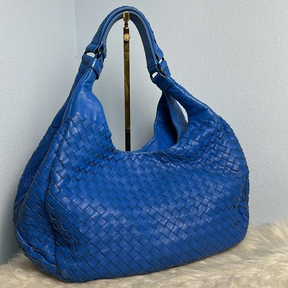 💯 Authentic. Bottega Veneta Leather Handbag🍀